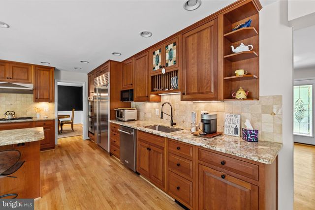 12007 TURF LN, Reston, VA 20191