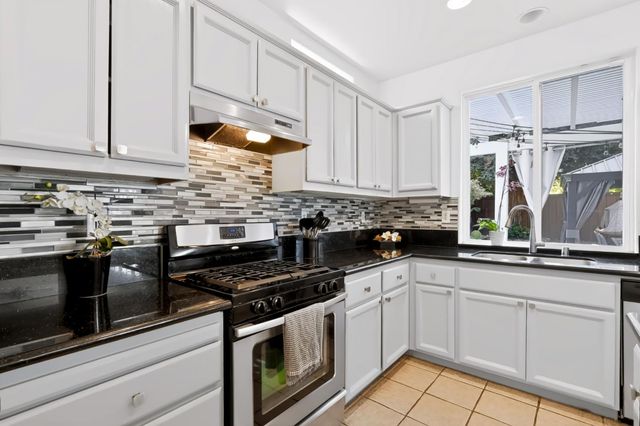 1625 Headslane Rd, West Sacramento, CA 95691