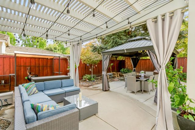 1625 Headslane Rd, West Sacramento, CA 95691
