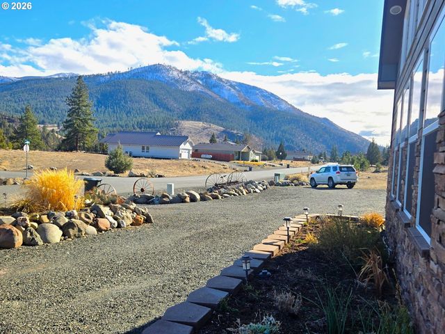 217 Elkview Dr., Canyon City, OR 97820