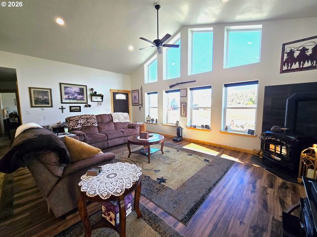 217 Elkview Dr., Canyon City, OR 97820