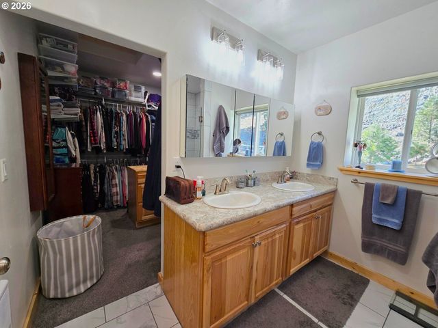 217 Elkview Dr., Canyon City, OR 97820