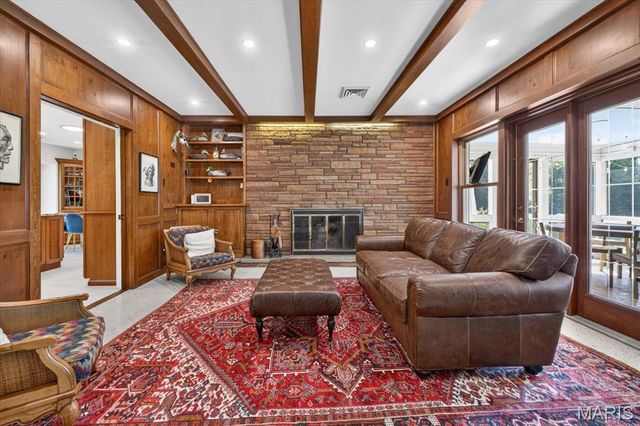 11 High Acres Drive, St Louis, MO 63132