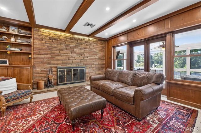 11 High Acres Drive, St Louis, MO 63132
