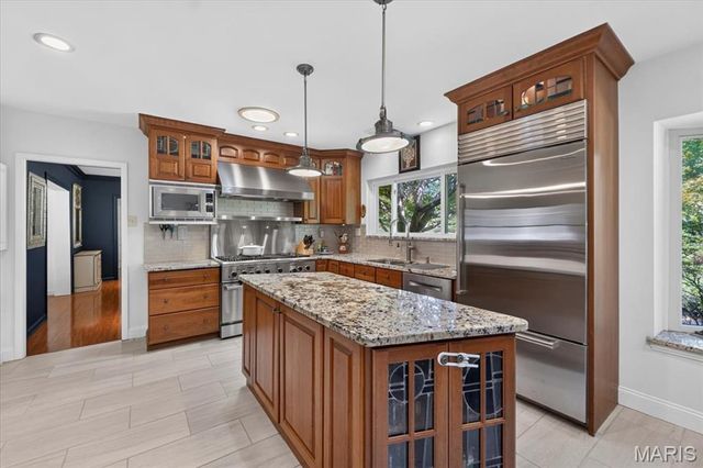 11 High Acres Drive, St Louis, MO 63132