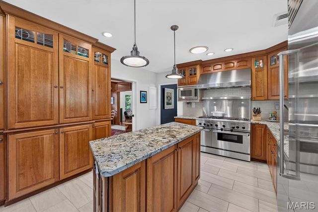11 High Acres Drive, St Louis, MO 63132