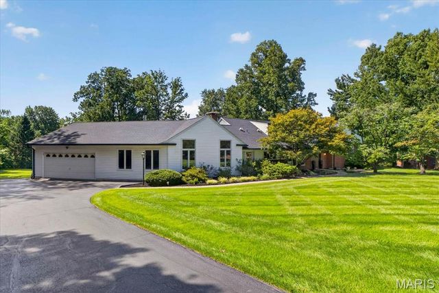 11 High Acres Drive, St Louis, MO 63132