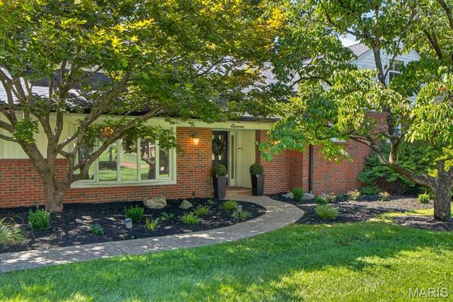 11 High Acres Drive, St Louis, MO 63132