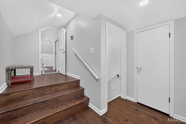 11 High Acres Drive, St Louis, MO 63132