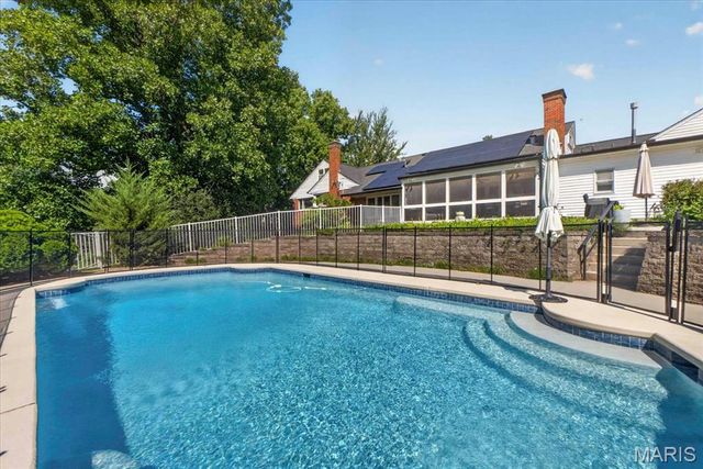 11 High Acres Drive, St Louis, MO 63132