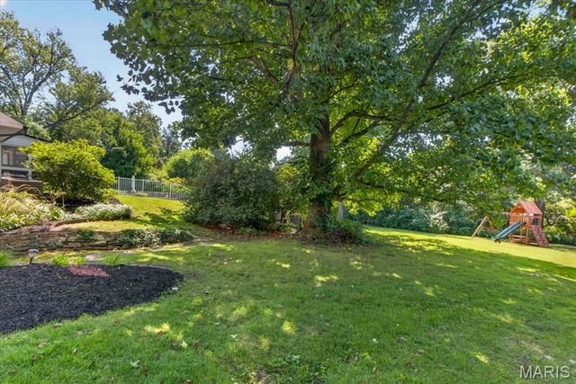 11 High Acres Drive, St Louis, MO 63132
