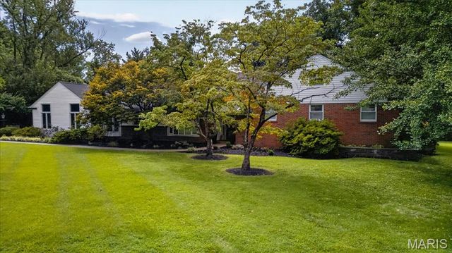 11 High Acres Drive, St Louis, MO 63132