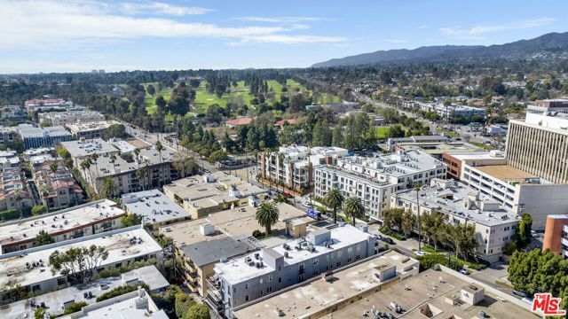 11952 Montana Avenue 303, Los Angeles, CA 90049