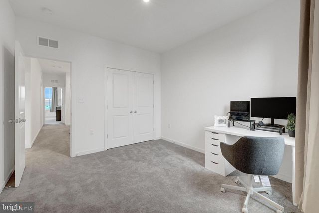 20941 BLUEBIRD SQ, Sterling, VA 20165