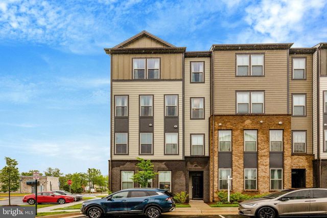 20941 BLUEBIRD SQ, Sterling, VA 20165