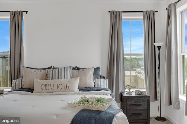 20941 BLUEBIRD SQ, Sterling, VA 20165