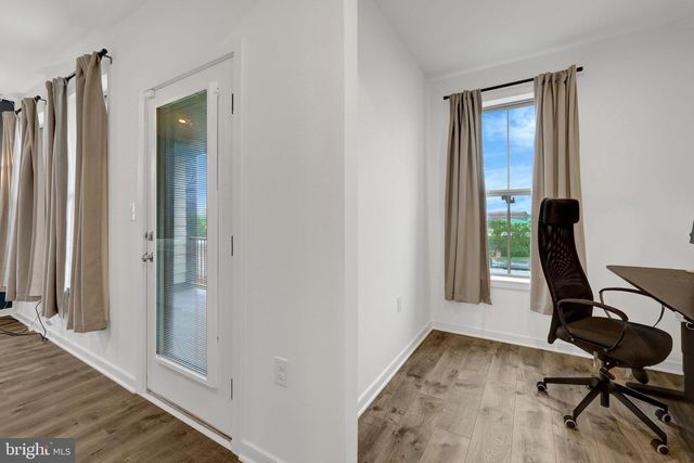 20941 BLUEBIRD SQ, Sterling, VA 20165