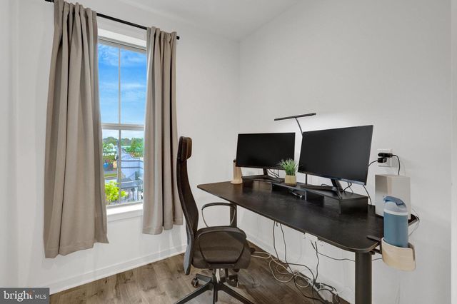 20941 BLUEBIRD SQ, Sterling, VA 20165