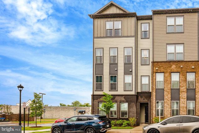 20941 BLUEBIRD SQ, Sterling, VA 20165