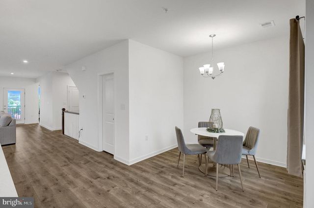 20941 BLUEBIRD SQ, Sterling, VA 20165