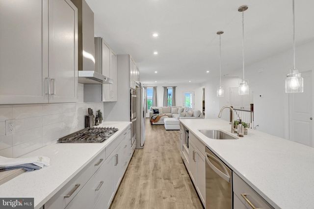 20941 BLUEBIRD SQ, Sterling, VA 20165