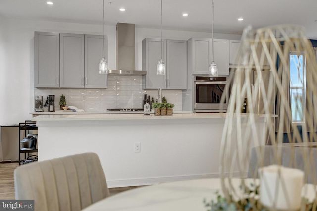 20941 BLUEBIRD SQ, Sterling, VA 20165