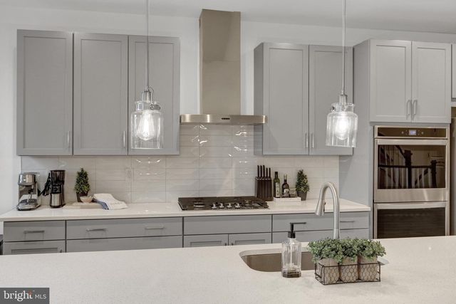 20941 BLUEBIRD SQ, Sterling, VA 20165