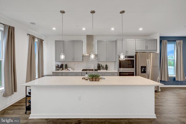 20941 BLUEBIRD SQ, Sterling, VA 20165