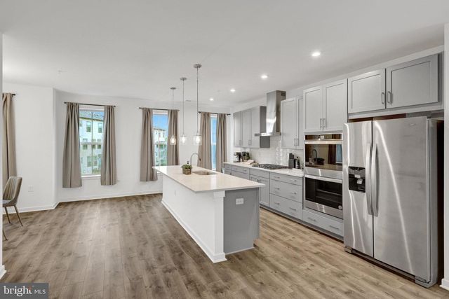 20941 BLUEBIRD SQ, Sterling, VA 20165