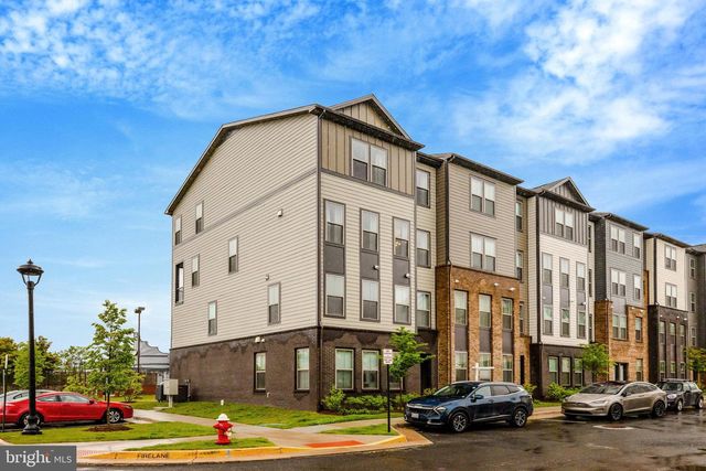 20941 BLUEBIRD SQ, Sterling, VA 20165