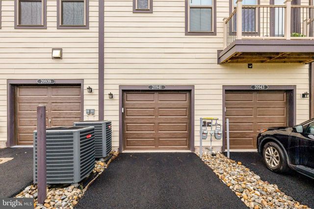 20941 BLUEBIRD SQ, Sterling, VA 20165