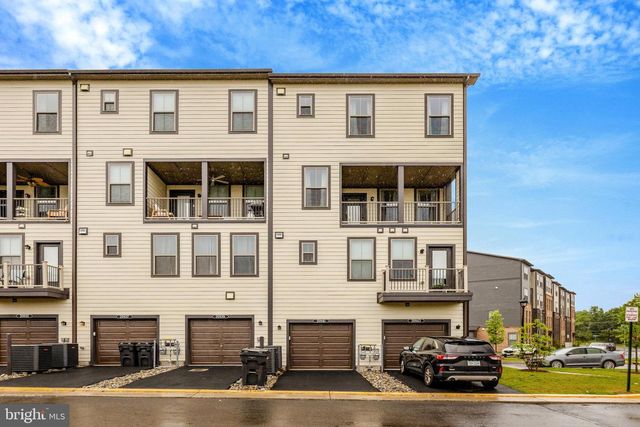 20941 BLUEBIRD SQ, Sterling, VA 20165