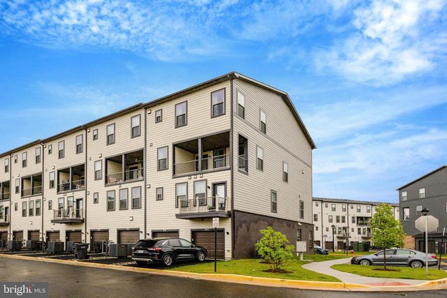 20941 BLUEBIRD SQ, Sterling, VA 20165