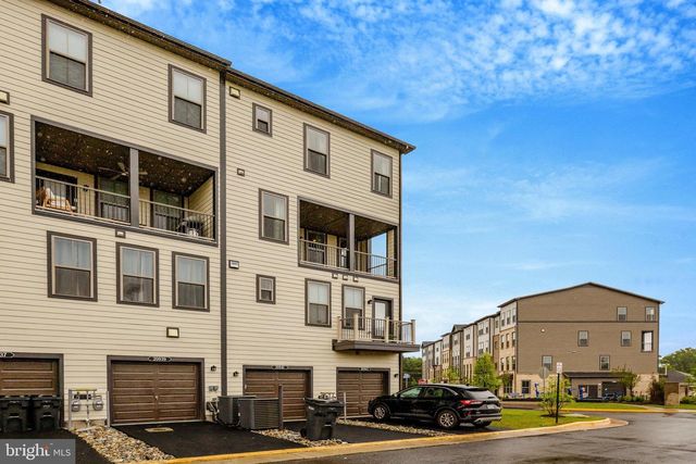 20941 BLUEBIRD SQ, Sterling, VA 20165