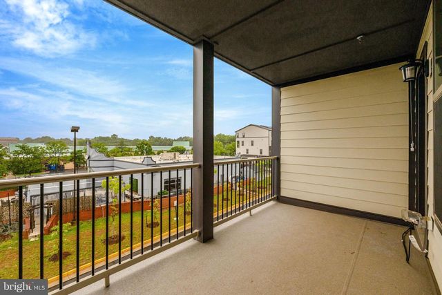 20941 BLUEBIRD SQ, Sterling, VA 20165