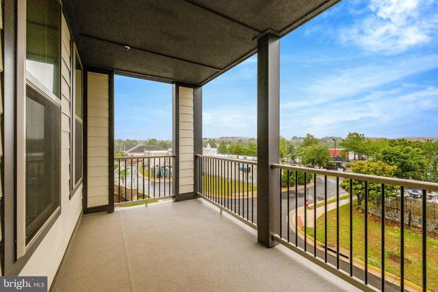 20941 BLUEBIRD SQ, Sterling, VA 20165