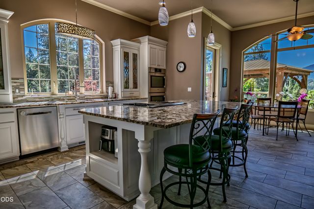 191 Foxwood Drive, Grants Pass, OR 97527