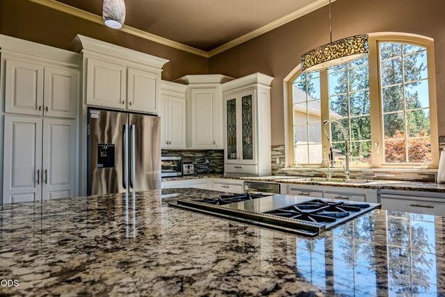 191 Foxwood Drive, Grants Pass, OR 97527