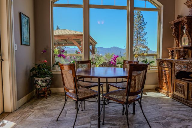 191 Foxwood Drive, Grants Pass, OR 97527