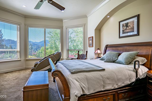 191 Foxwood Drive, Grants Pass, OR 97527
