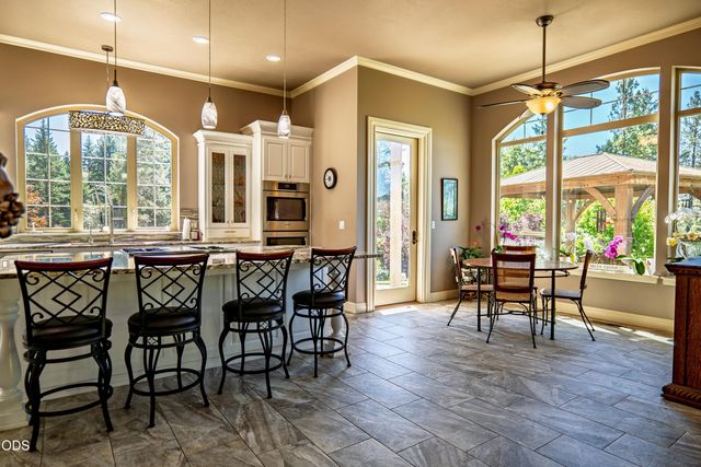 191 Foxwood Drive, Grants Pass, OR 97527