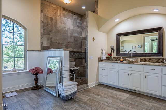 191 Foxwood Drive, Grants Pass, OR 97527