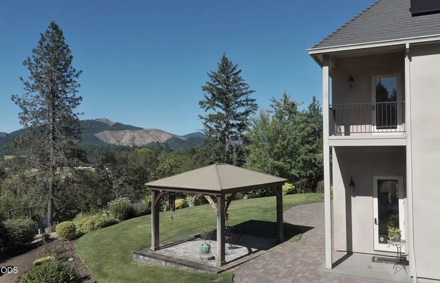 191 Foxwood Drive, Grants Pass, OR 97527