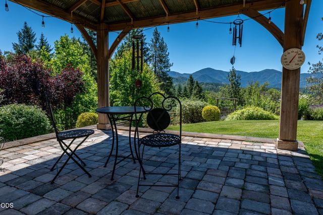 191 Foxwood Drive, Grants Pass, OR 97527