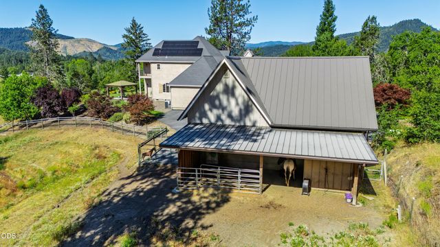 191 Foxwood Drive, Grants Pass, OR 97527