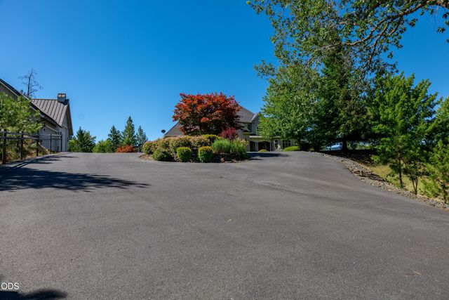191 Foxwood Drive, Grants Pass, OR 97527