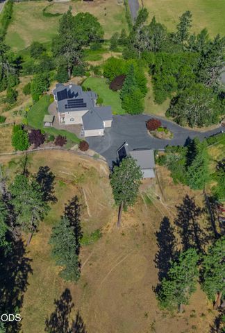 191 Foxwood Drive, Grants Pass, OR 97527