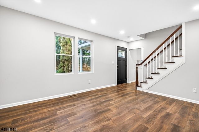 9 Saint James Ave, Pohatcong Twp., NJ 08865