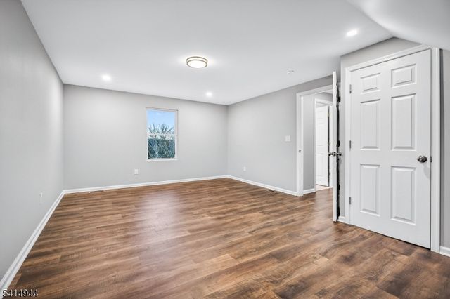 9 Saint James Ave, Pohatcong Twp., NJ 08865