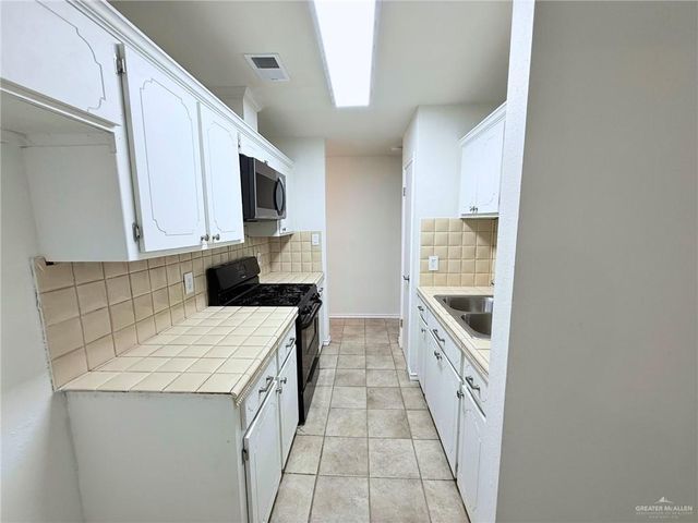 703 N 7th Street, Alamo, TX 78516